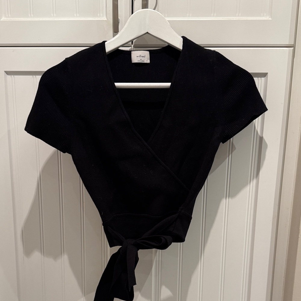 Wilfred Elegant Black Wrap Crop Top
